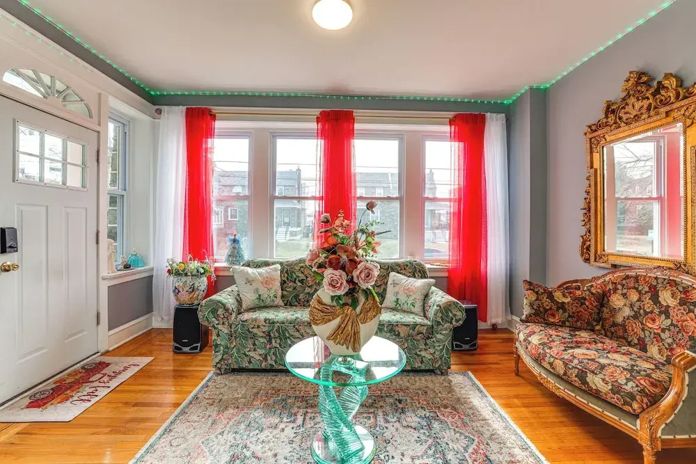 Pet-friendly Philly Area HQ Near Lincoln Financial