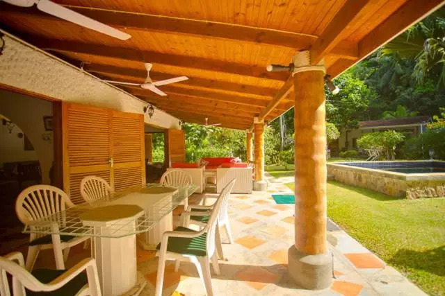 Coté Sud - Unique Villa & Bungalows Intendance Road