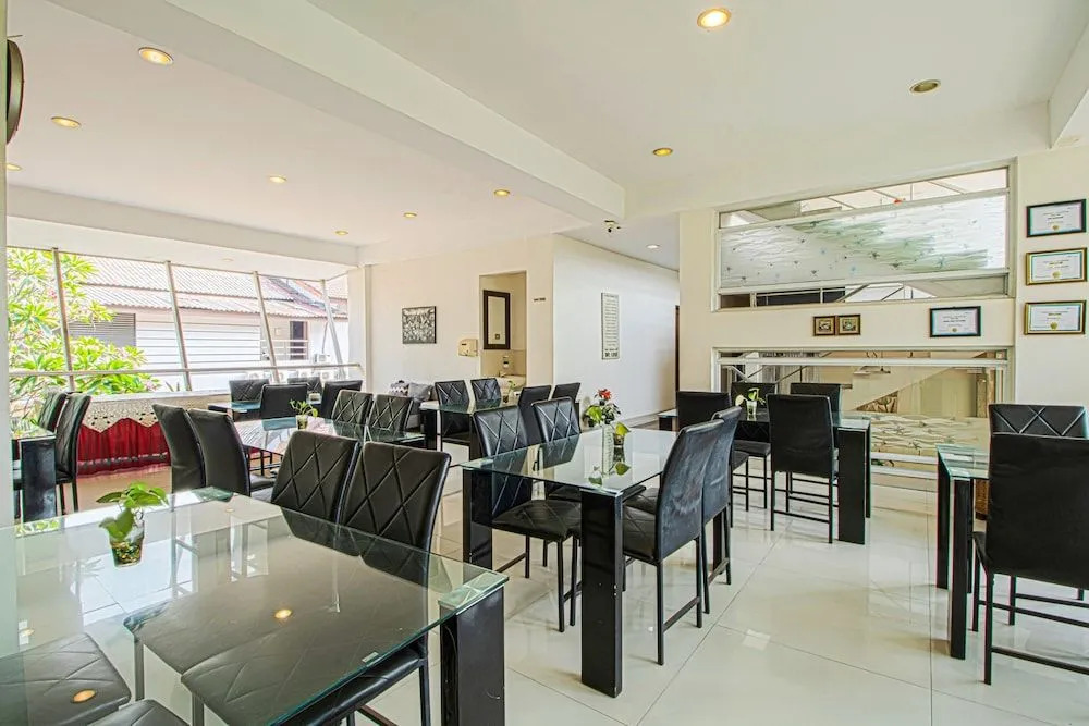 Altara Rooms