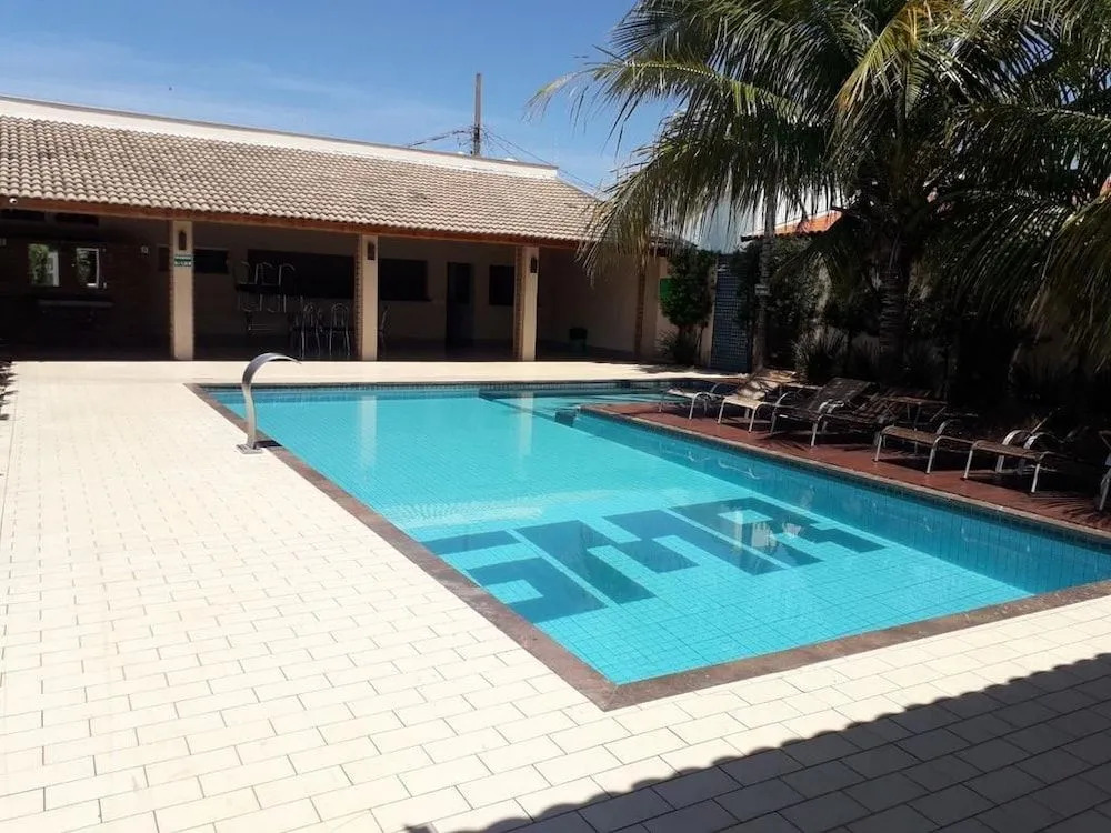 Emmis Park Hotel