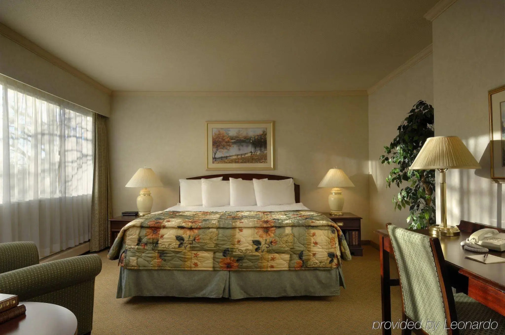 Royal Scot Hotel & Suites, Trademark Collection by Wyndham