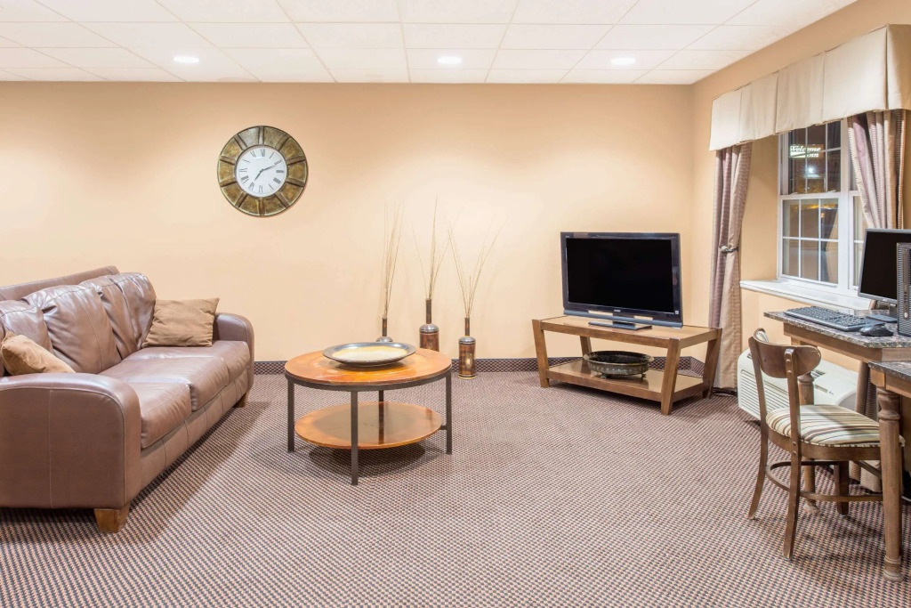 Microtel Inn & Suites by Wyndham Quincy Downtown - River Area