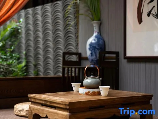 YunGuan Shunde House Resort Hotel  （Jinghong, West Shuangjing Starlight Night Market Shop)