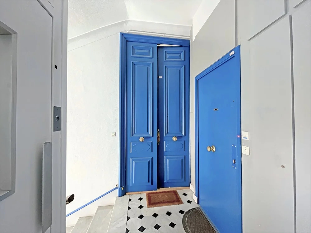 Modern Apartment 20 m from the Sea