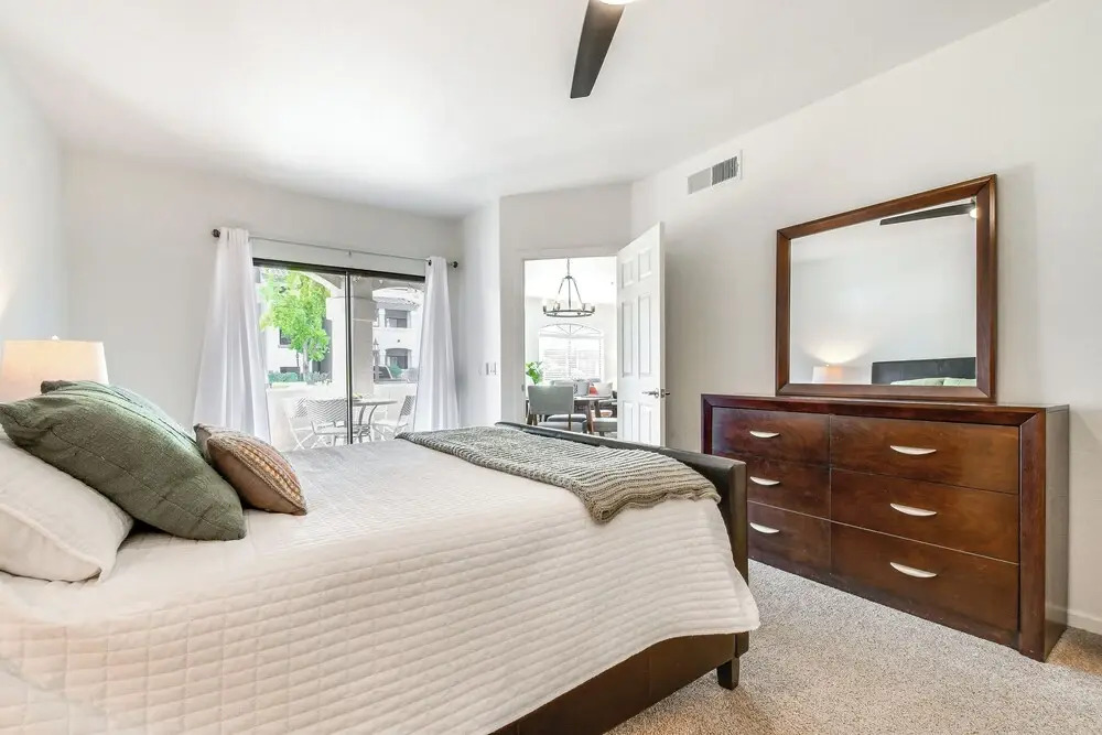 3 Mi to Tpc: Chic Condo w/ Pool Access & Grills