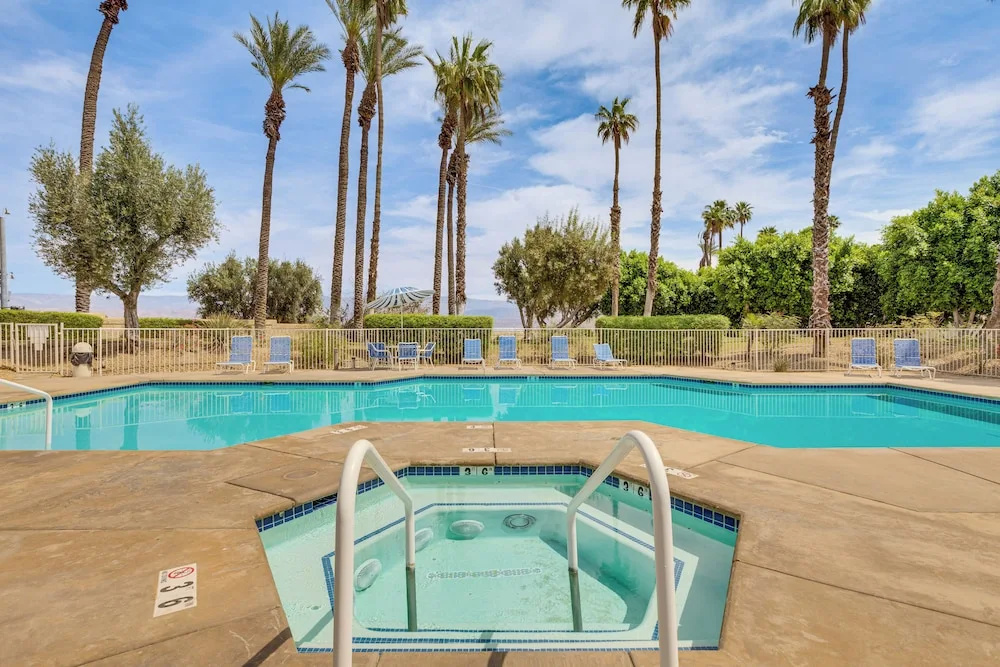 Pool Access & Patio! Palm Desert Golf Retreat