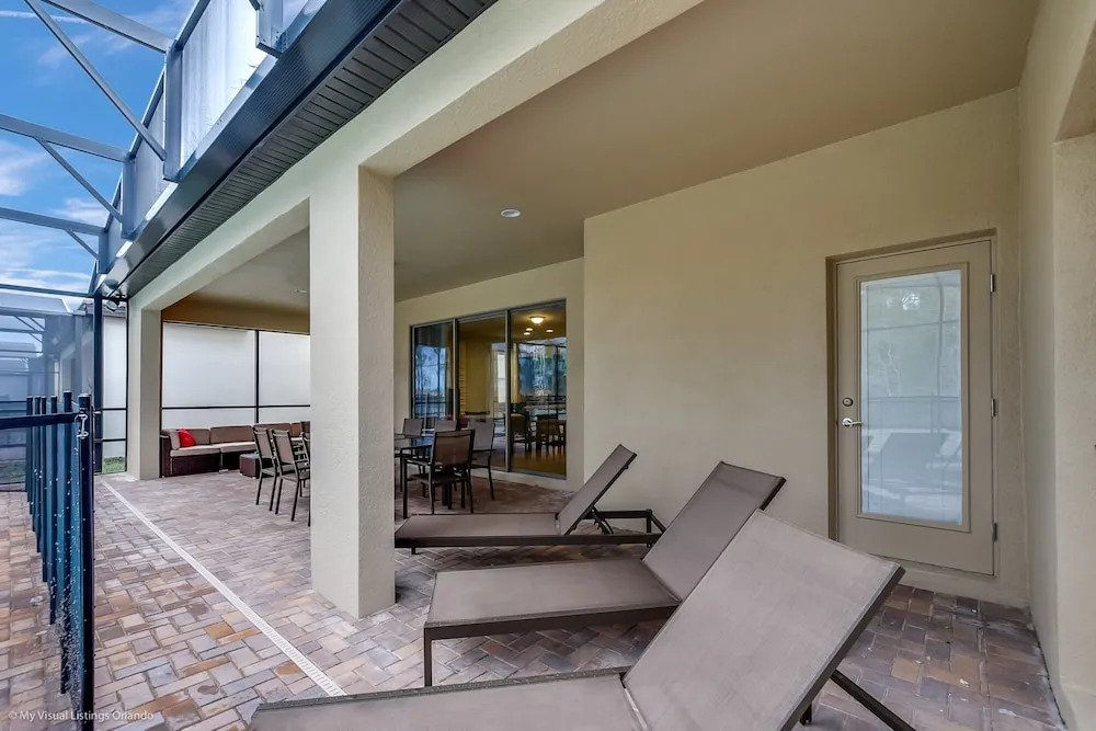 Gorgeous 8br/5ba Windsor at Westside Resort Pool Villa Mins to Disney 1662la