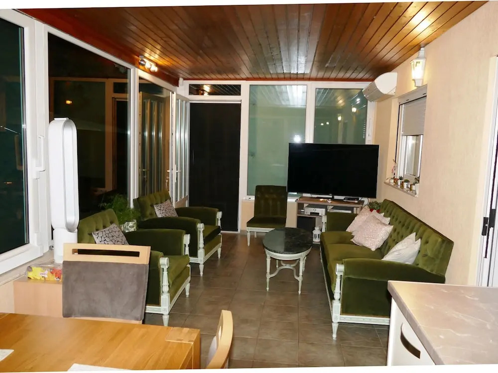 Home With Small Pool 37 Km From Athens Easily Accessible By Public Transport