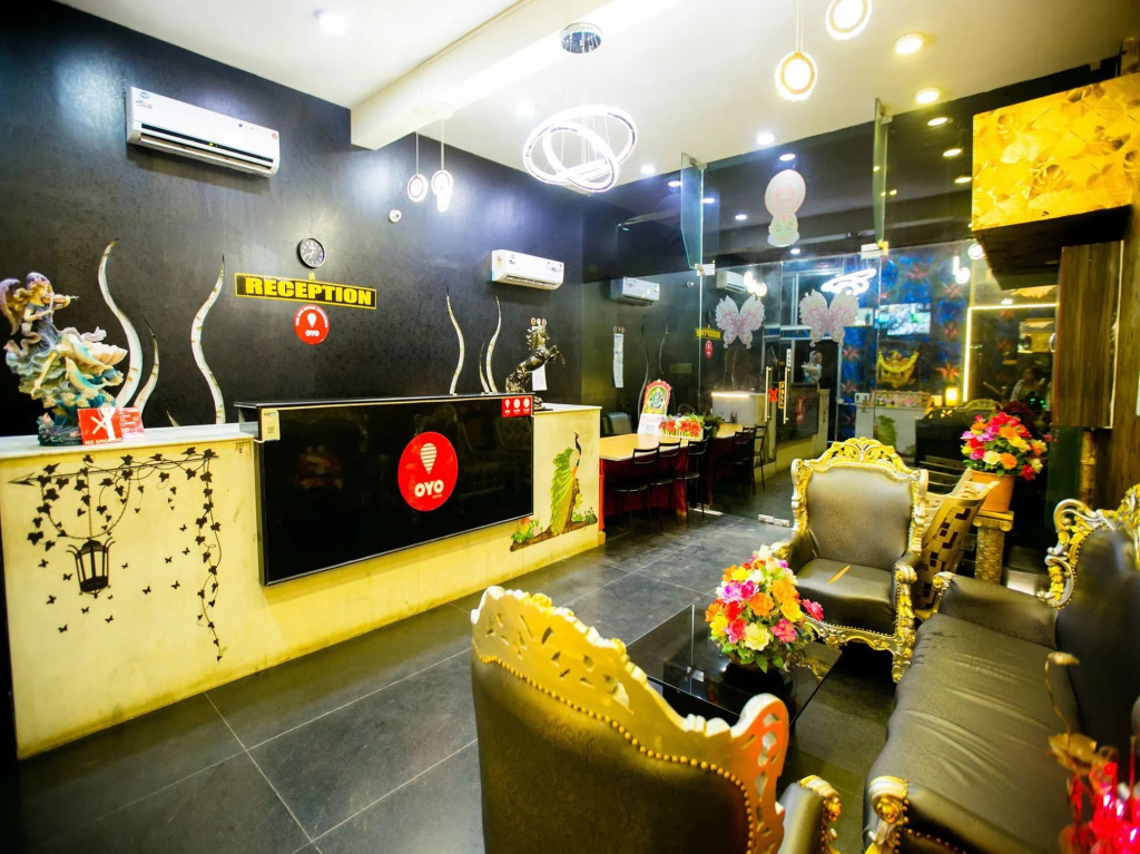 The ECR Grand Residency by OYO Rooms
