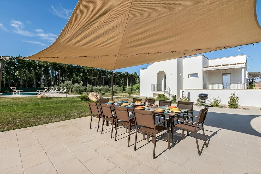 Villa Elysium With Pool And Garden