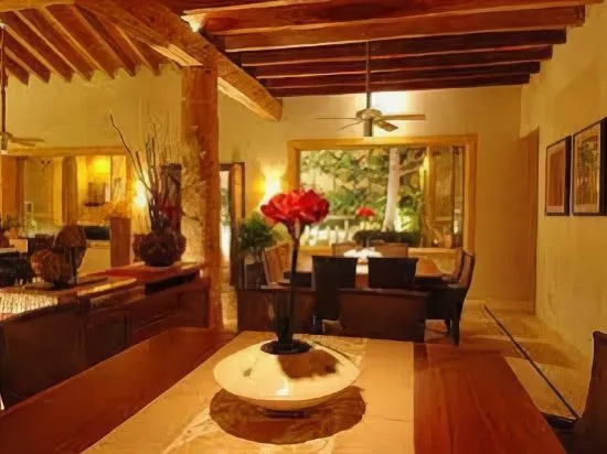 Casa Piedra Blanca