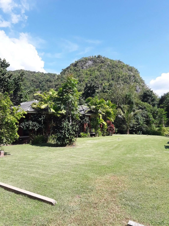 Baanrai Saiyoknoi Resort