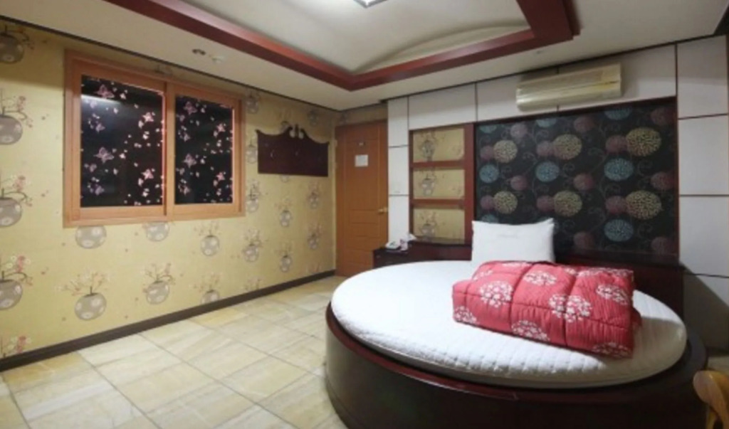 Plus Motel