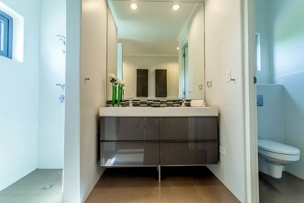 Spectacular Designer Villa 5 Star Luxury 6 Bedroom New!