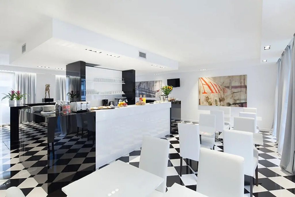 Отель Studio Inn Centrale & Milano Urban Padel