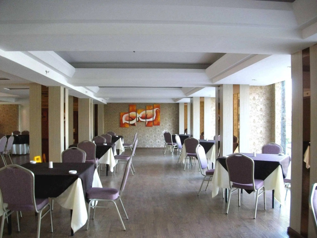 Hong He Hotel(昆明红河宾馆（火车站店）)