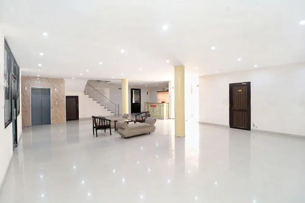 Collection O by OYO White Stone Residency