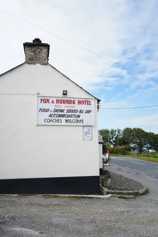 Fox & Hounds Hotel