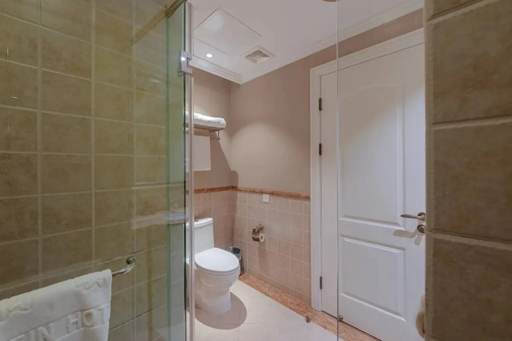 Boyi Hotel (Suzhou Industrial Park Dushu Lake University Area Linli Center Metro Station)