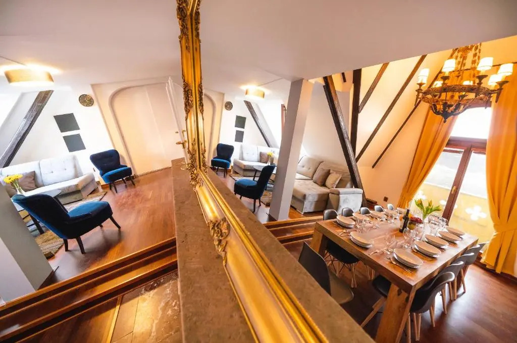 5BR 2BATH Masarykovo nábřeží apartment