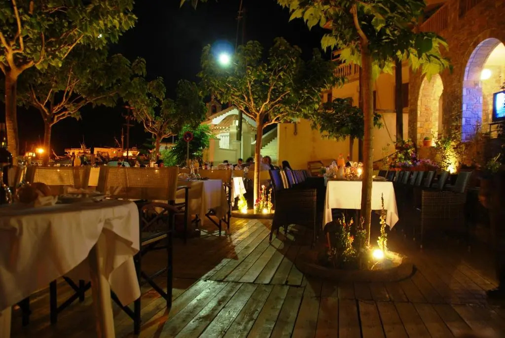 Archipelagos Hotel