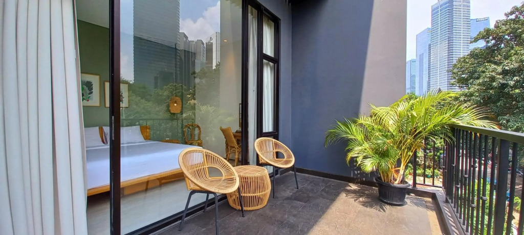 La Boheme, Rooms and Coffee