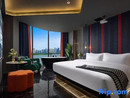 W Light luxury Hotel