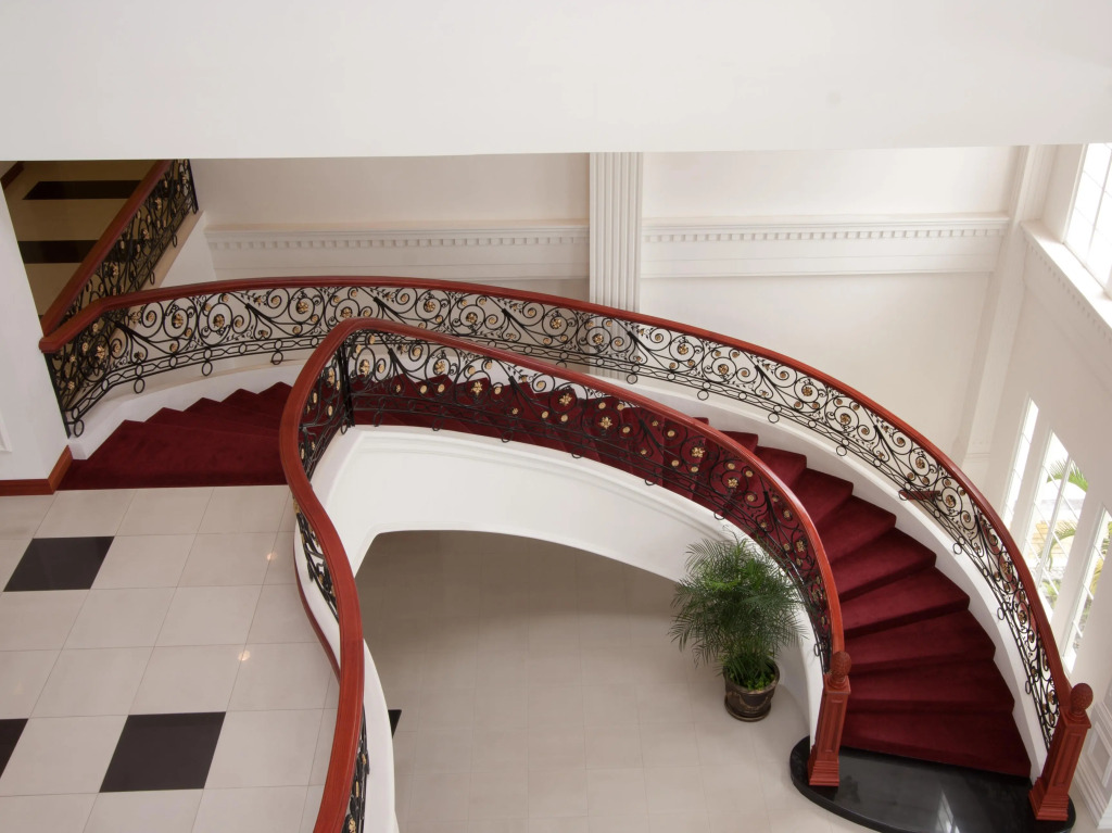 Lewis Grand Hotel