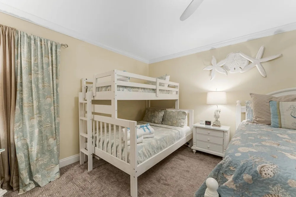 Stunning 2/2 Designer Condo w Coastal Appeal Right on the Gulf!
