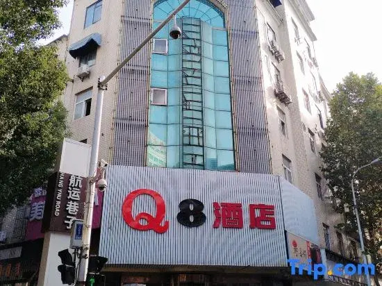 Q8 Hotel