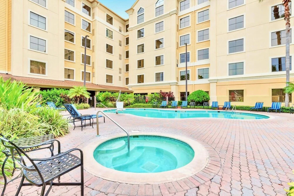 1BR w King bed - Shared Pool and Arcade Room