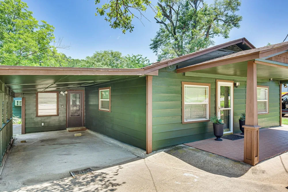 Spacious Deck: Waterfront Home in Gun Barrel City!