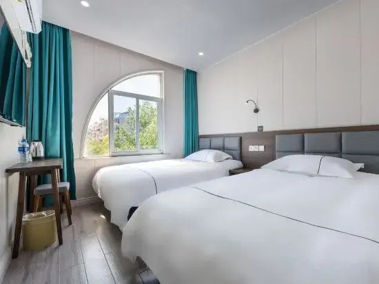 Lichen Hotel