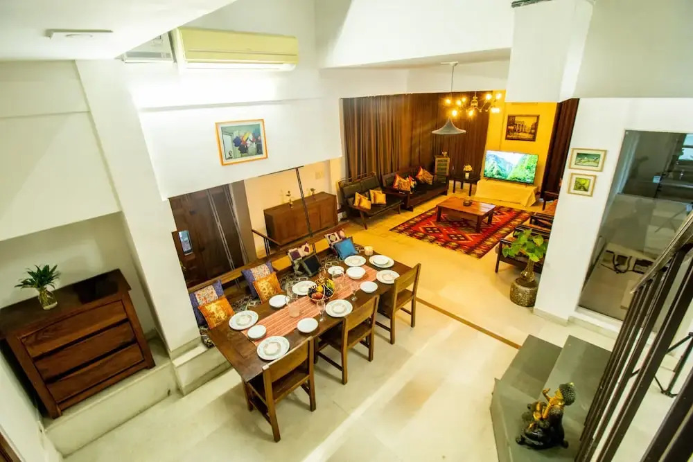 Opulent Antique 6BR Independent Villa in Gurugram