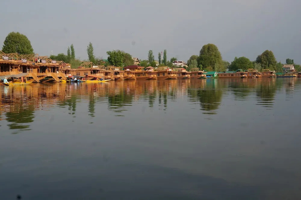 Wangnoo Worth Houseboats