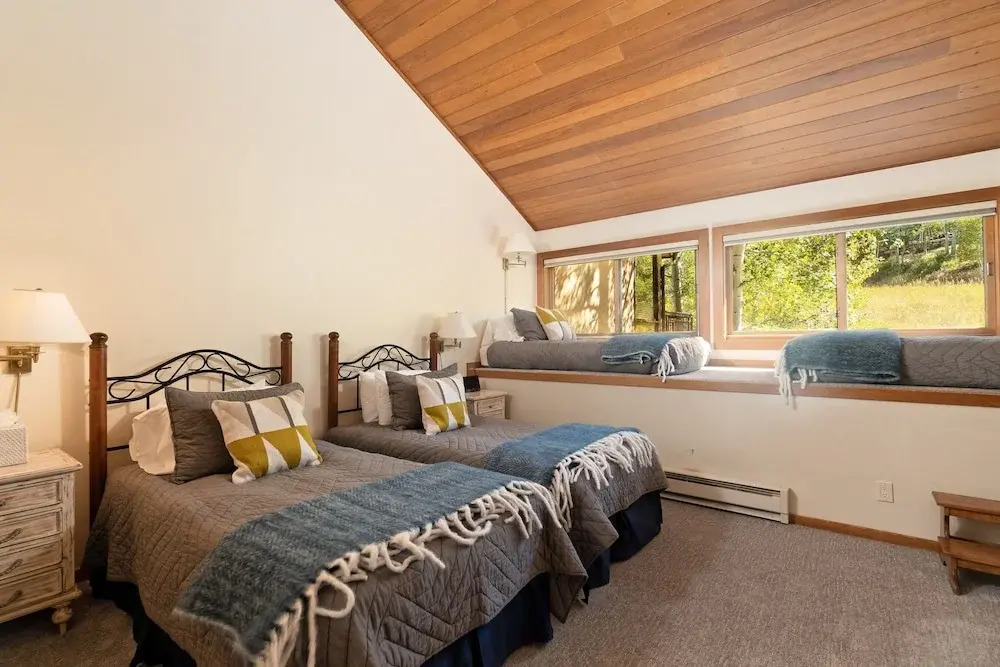 Townhome With Ski-in Access Near Pool And Spa by The Woodrun V Townhouses by RedAwning