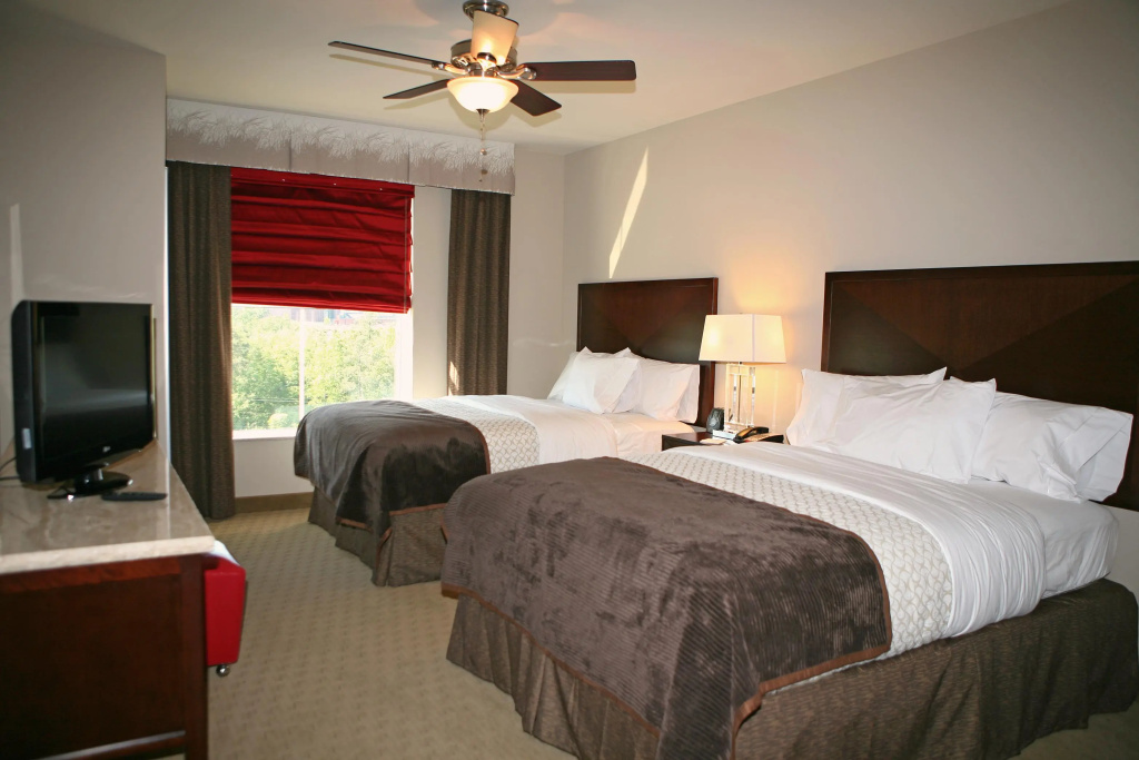 Отель Embassy Suites by Hilton Birmingham Hoover