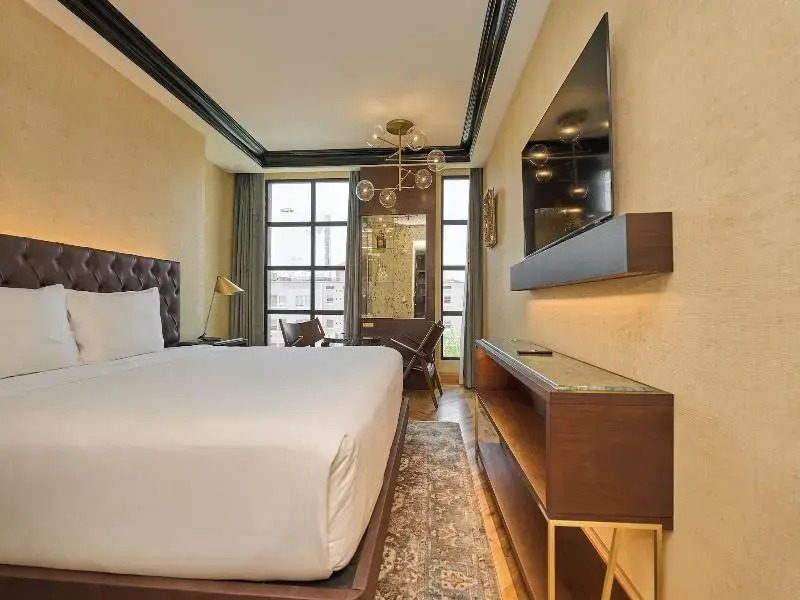 Whisky Hotel