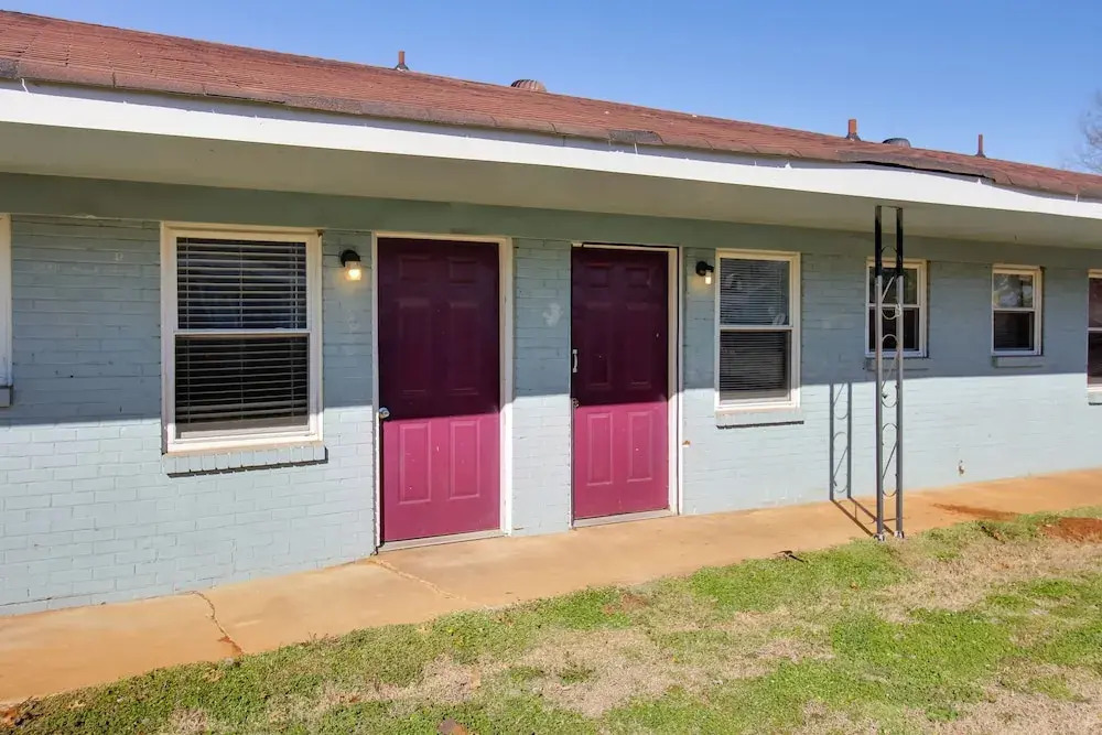 Huntsville Studio w/ Workspace Near Downtown