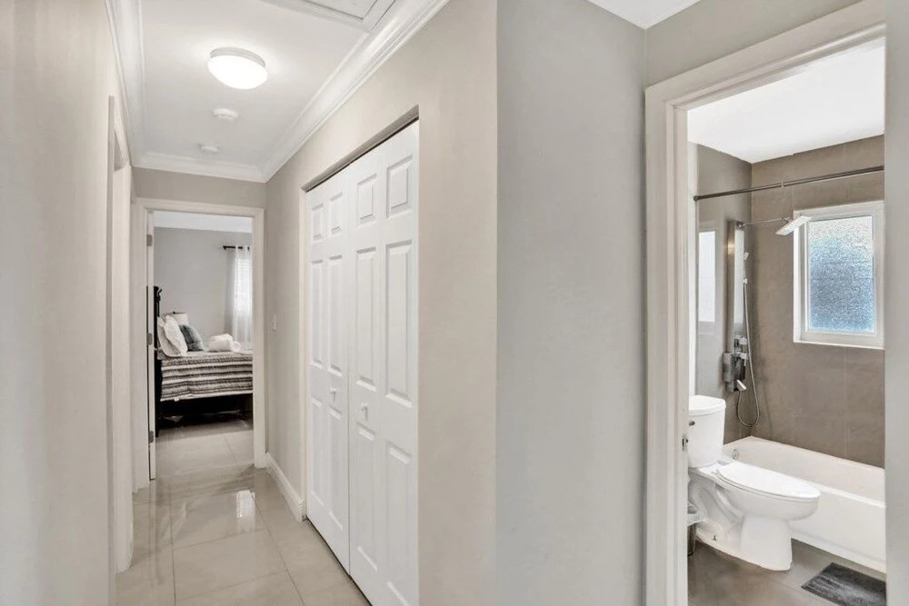 Just A 3.5 Mile Drive To Lauderdale By The Sea 4 Bedroom Home by Redawning
