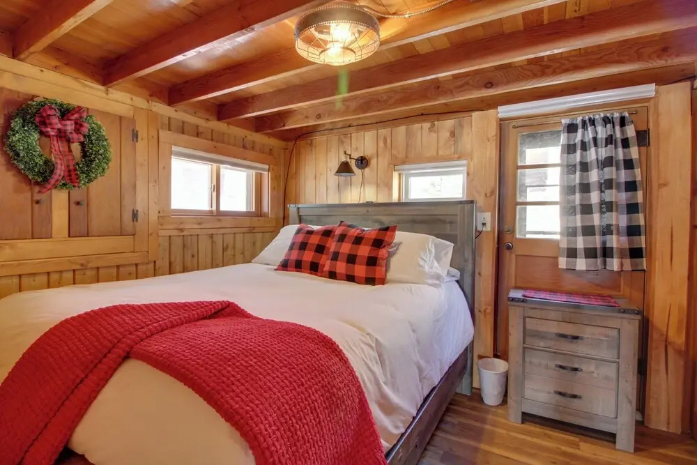 'away at Moose Bay' Breezy Point Gem w/ Game Room