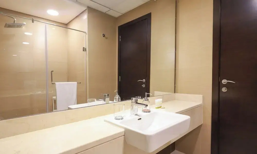 Sophisticated One Bedroom with full Marina View