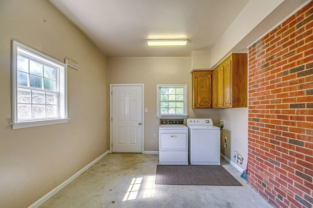 1 Mi to Dtwn Cary: Family Home w/ Spacious Yard