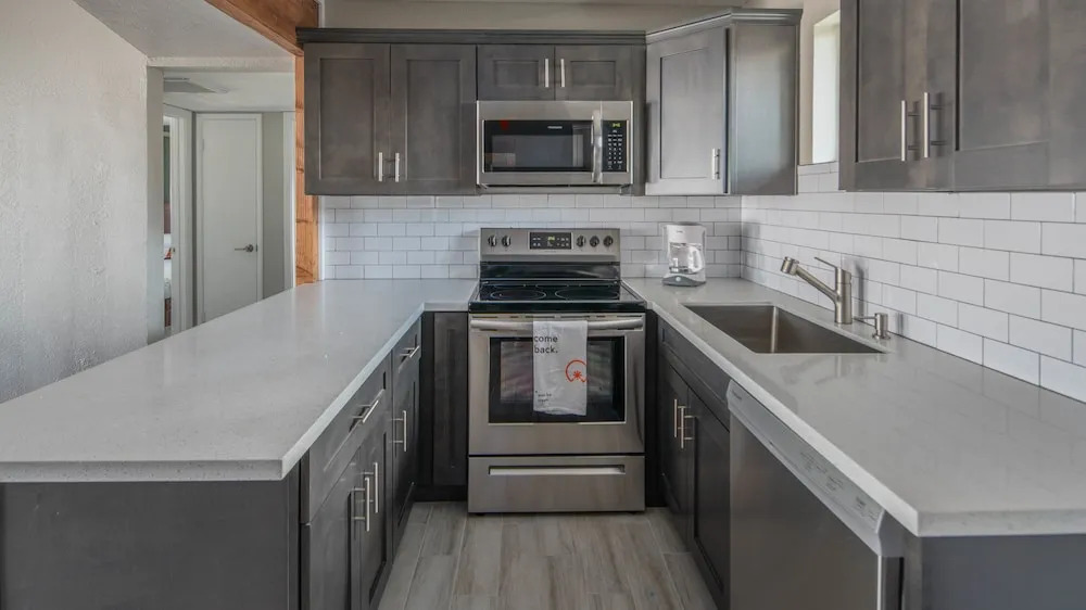 Modern 2br Phoenix Townhome by Wanderjaunt