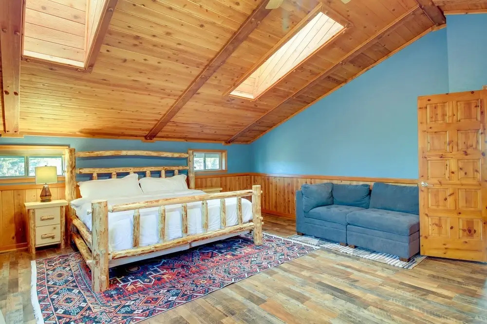 Dreamy Deck: Show Low Cabin on Over 2 Acres!
