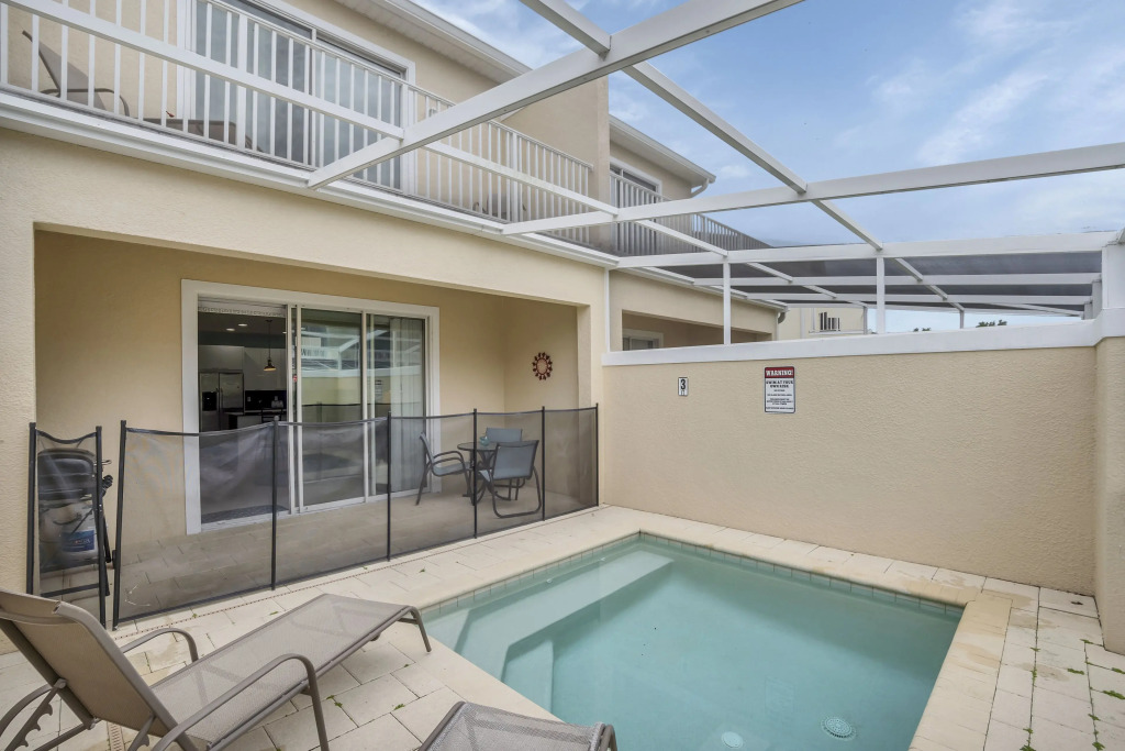 1445RETREAT , Clermont , US