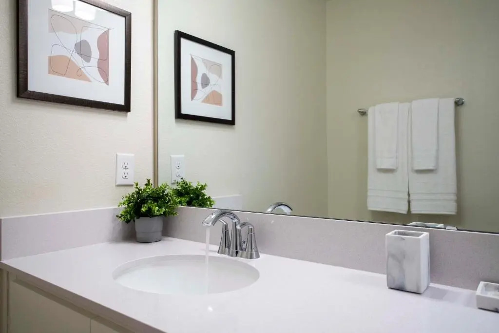 Luxurious 2 Bd Close to Disney @ Storey Lake 204P