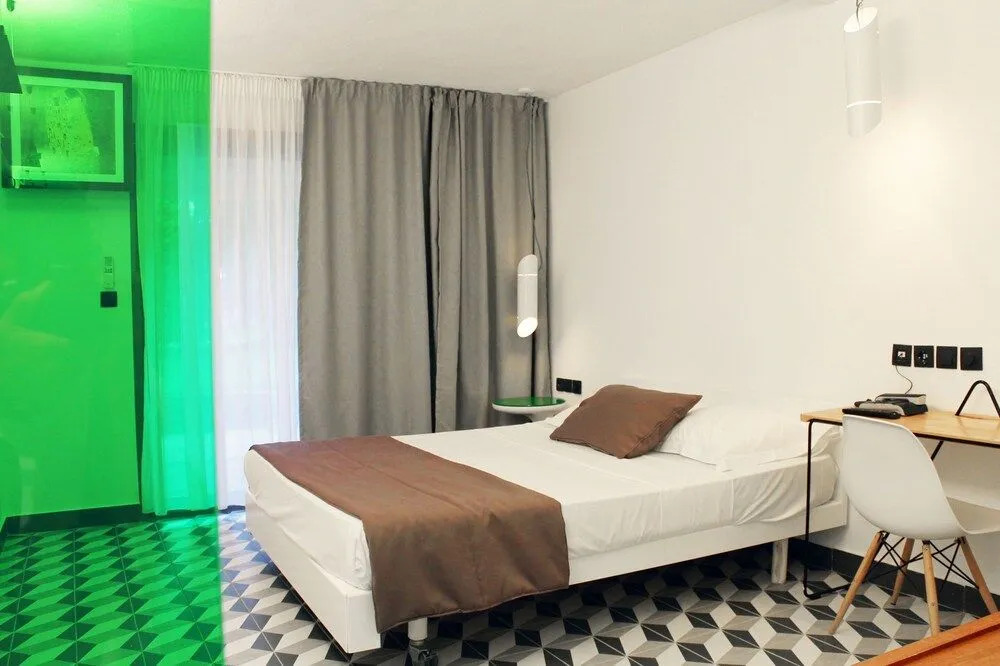 Despotiko Apartment Hotel & Suites