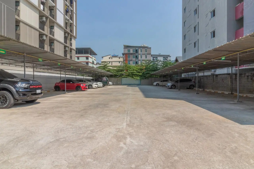 Casaluxe Hotel and Resident