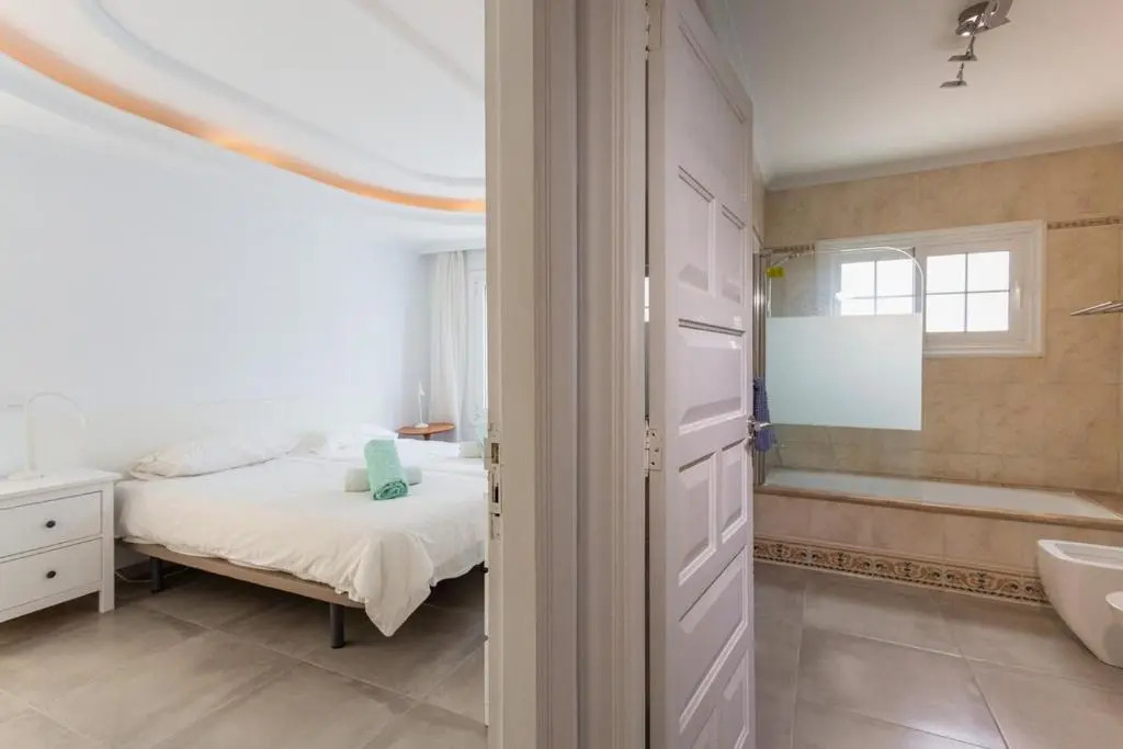 Alamos Park-stunning villa in HUGE private grounds